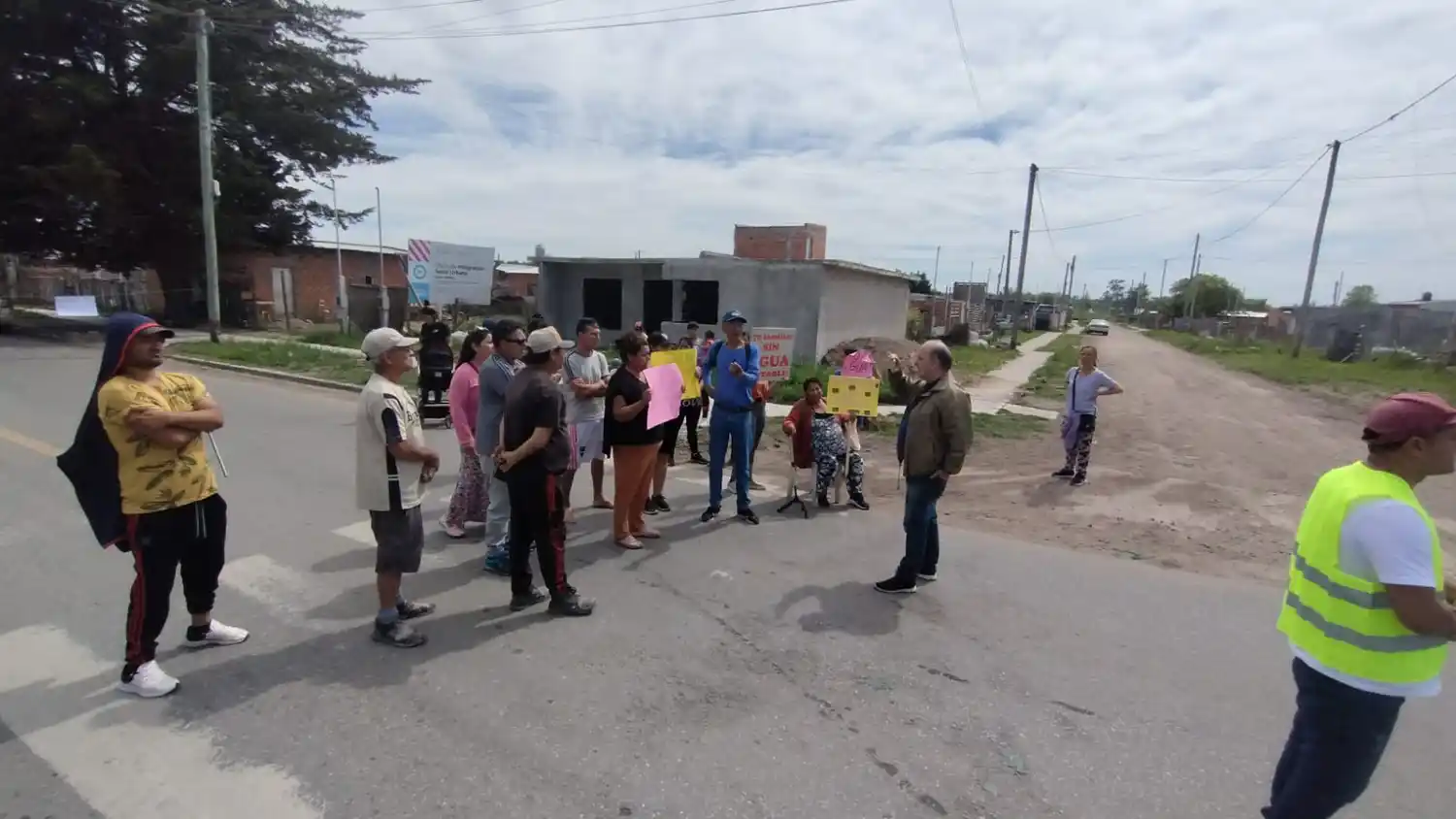 Vecinos del barrio Libertad se manifestaron ante la falta de agua: "No podemos higienizarnos ni comer"