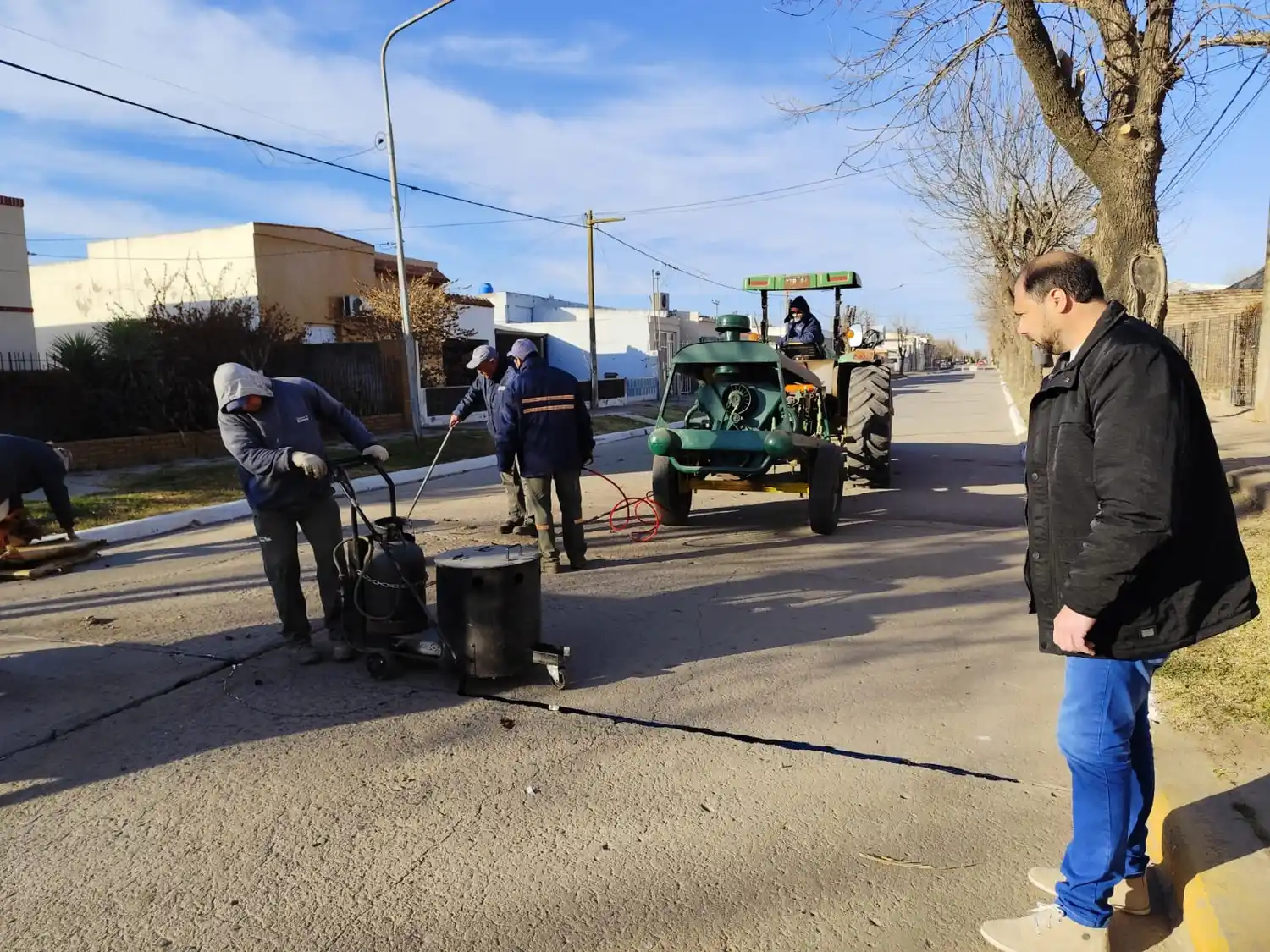 Babero supervisó el avance de los trabajos de mantenimiento de calles.