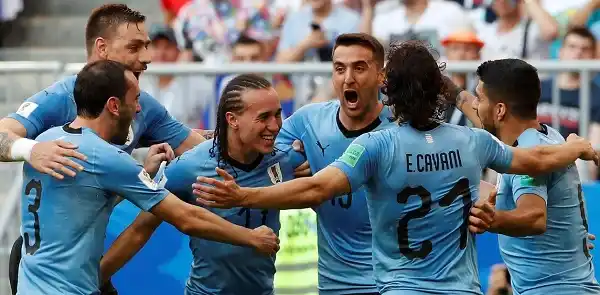 Uruguay goleó a Rusia y ganó invicto el Grupo A