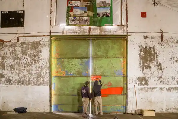 Realizan mejoras edilicias en los Galpones del puerto