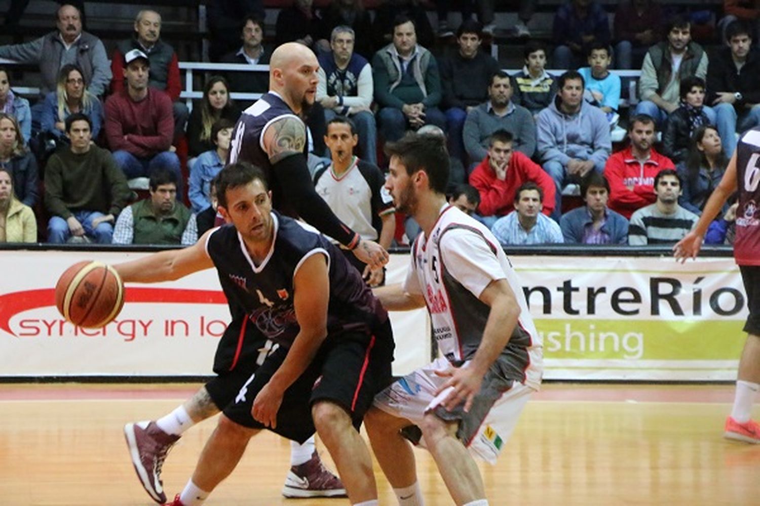 Central debuta esta noche ante Regatas en el Bértora