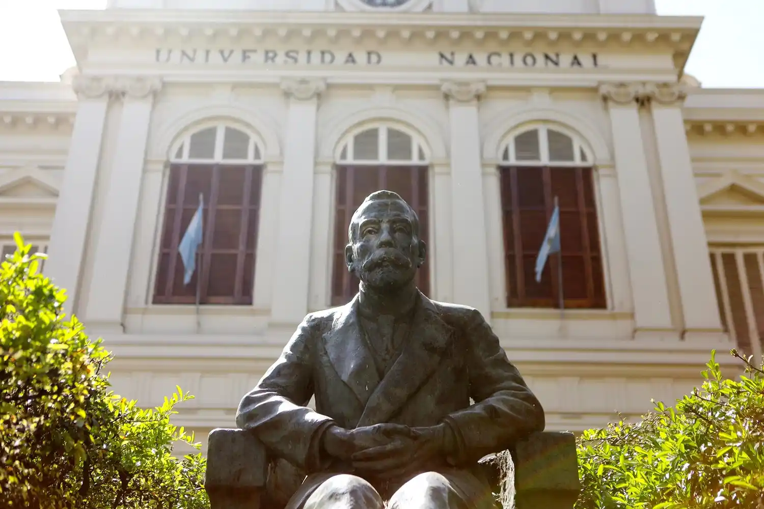 La Universidad Nacional de La Plata exigirá estar vacunado para entrar a las aulas