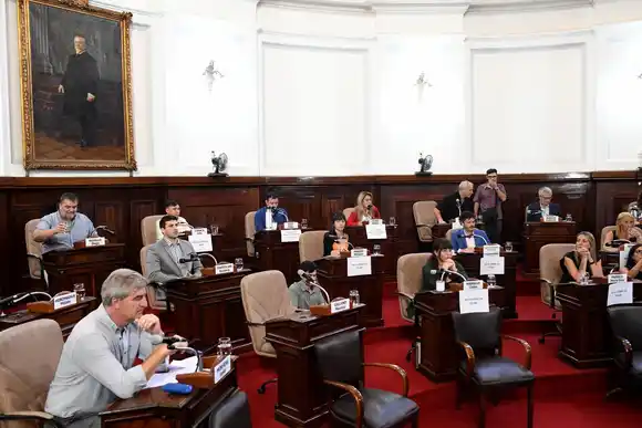 El Concejo Deliberante de La Plata aprobó el Presupuesto 2025 enviado por Alak