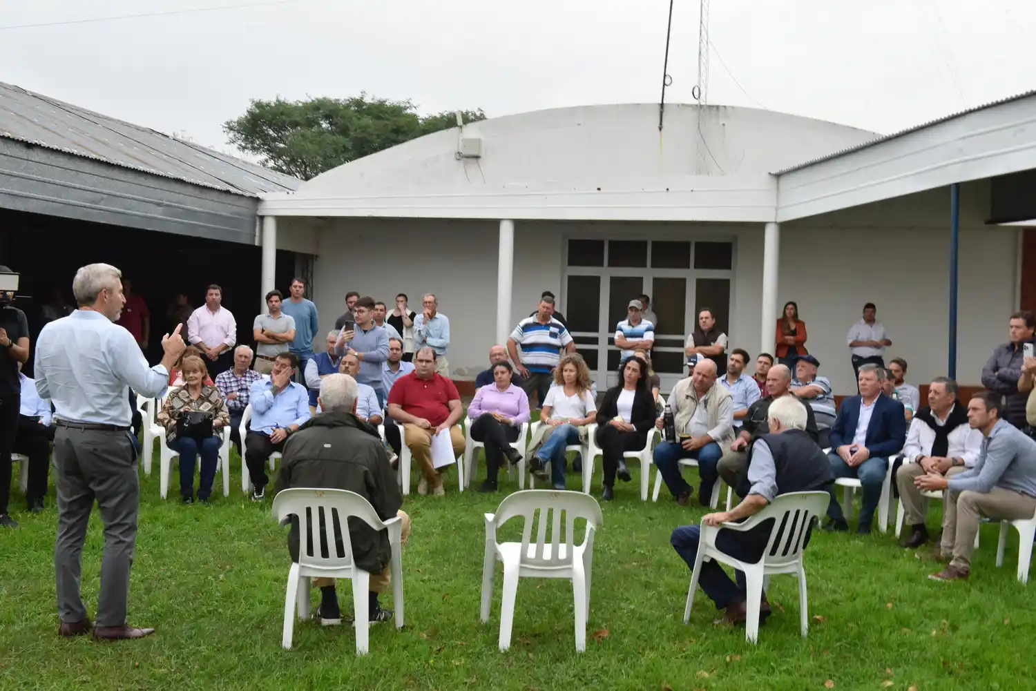 La provincia entregó fondos nacionales por unos 400 millones de pesos a 150 ruralistas y a 14 frigoríficos