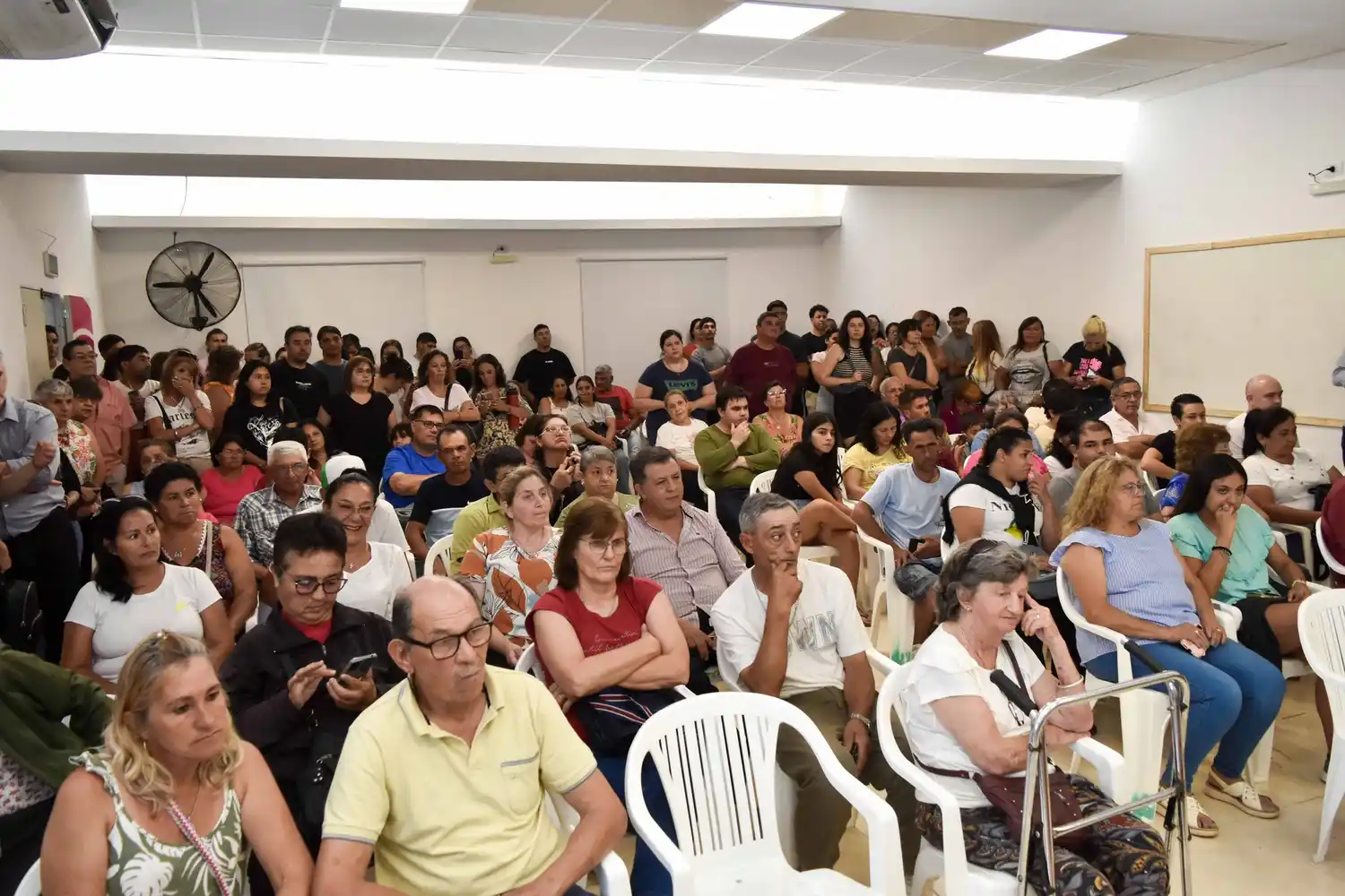 Se realizó la entrega y firma de más de 100 escrituras