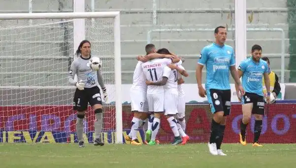 Con sufrimiento, Vélez venció a Belgrano en Córdoba