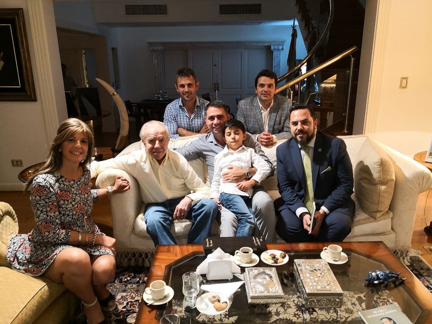 Un amplio espectro del arco político entrerriano despidió al ex presidente Menem