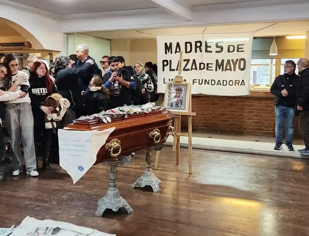 Último adiós a Taty Almeida: Axel Kicillof y Estela de Carlotto, presentes