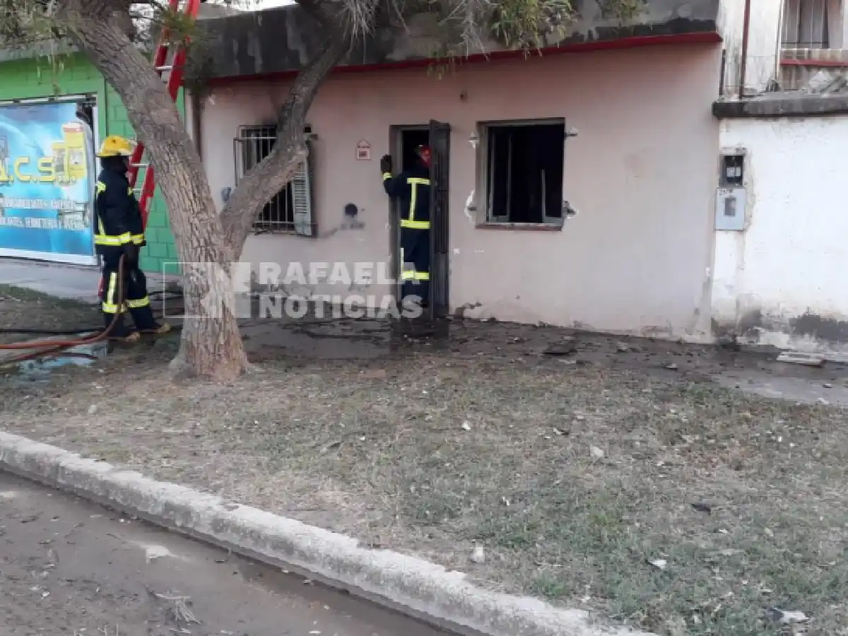 Un hombre murió en un incendio y explosión en Frontera 