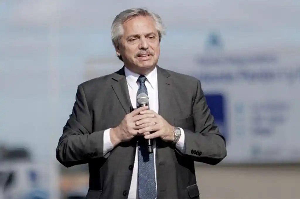 Fernández: “Todos los que son precandidatos deben dejar sus cargos”