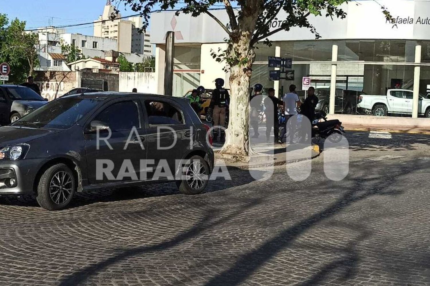 Un hombre y una niña de 8 años sufrieron lesiones luego de un accidente en el centro de la ciudad