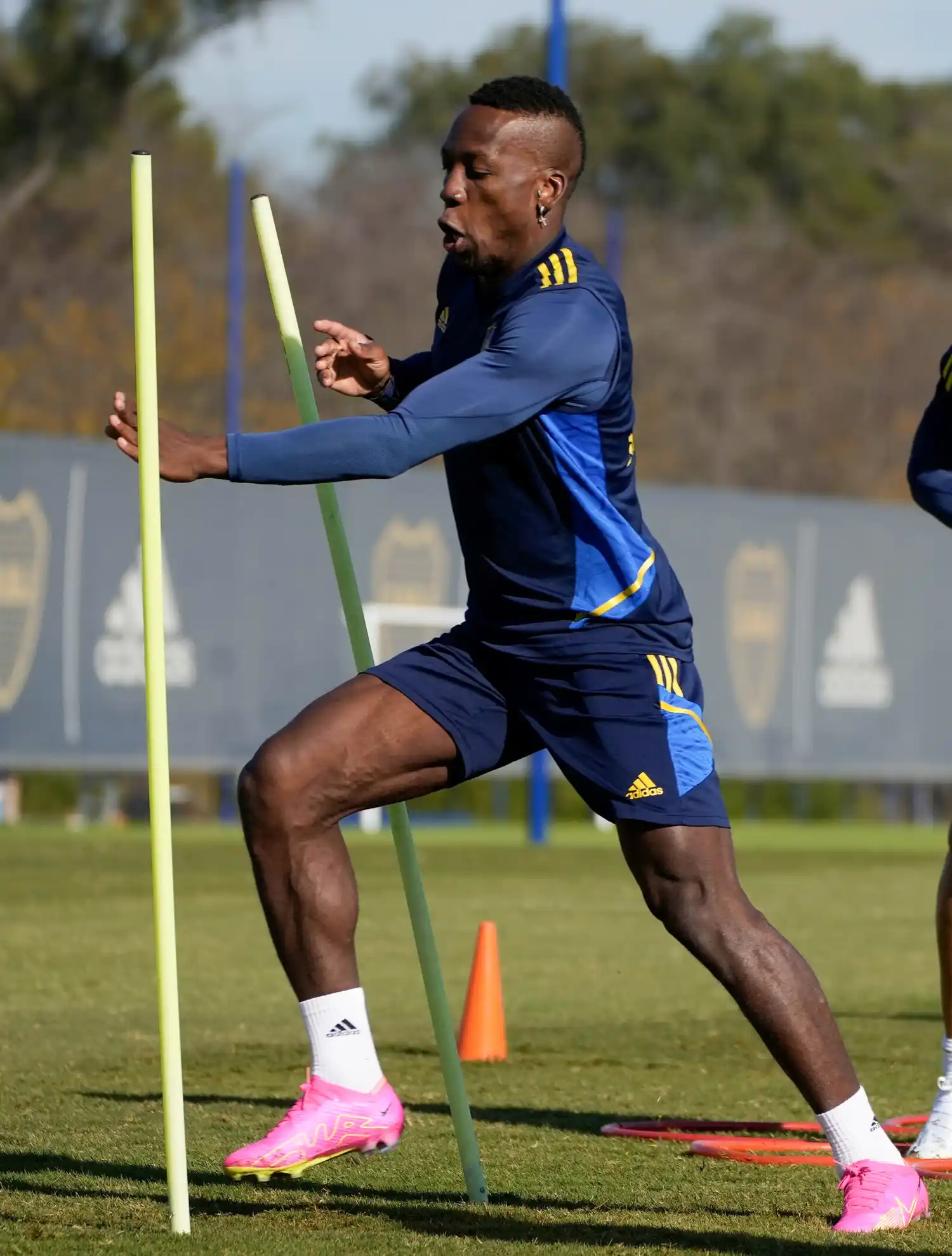 El peruano Advíncula viene teniendo continuidad en Boca.