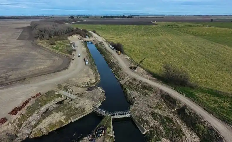 La provincia licitó obras hidráulicas para Salto y Coronel Suárez