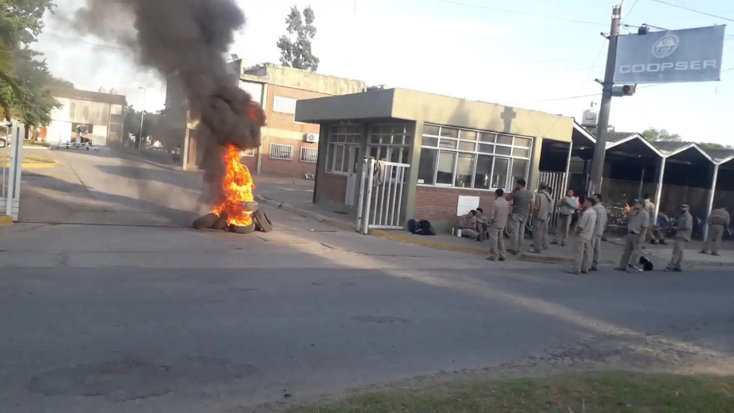 Obrador de Coopser: protesta de Uocra por despido de ocho trabajadores