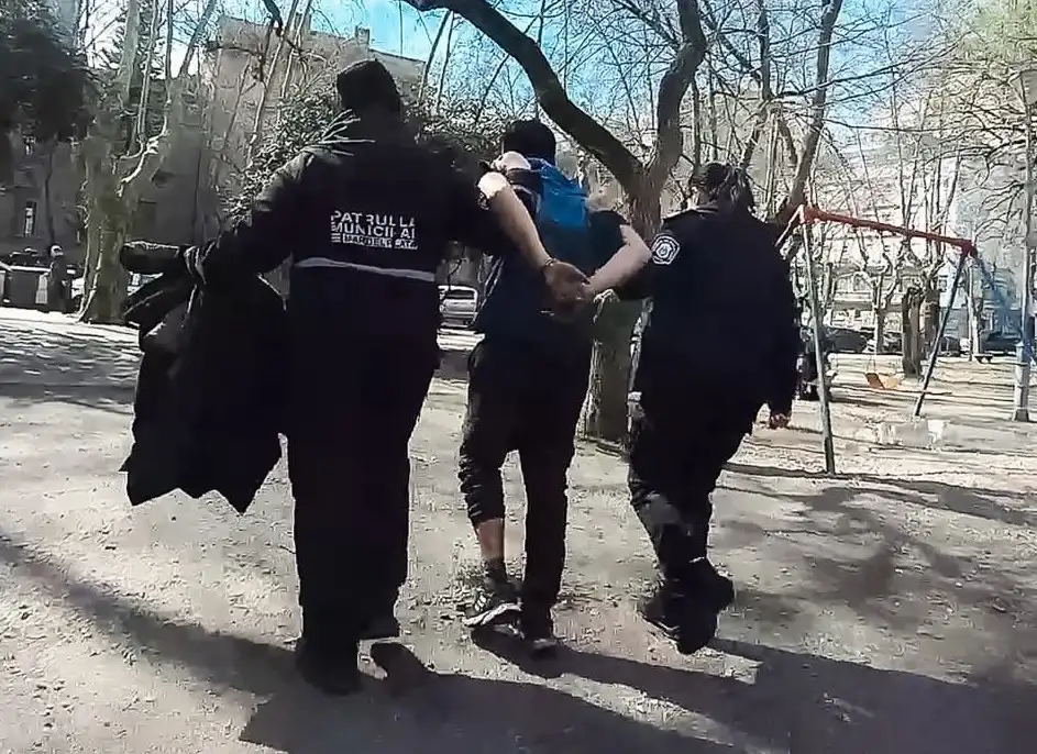 El sujeto generaba disturbios en cercanía de un comercio donde tenía una restricción de acercamiento.