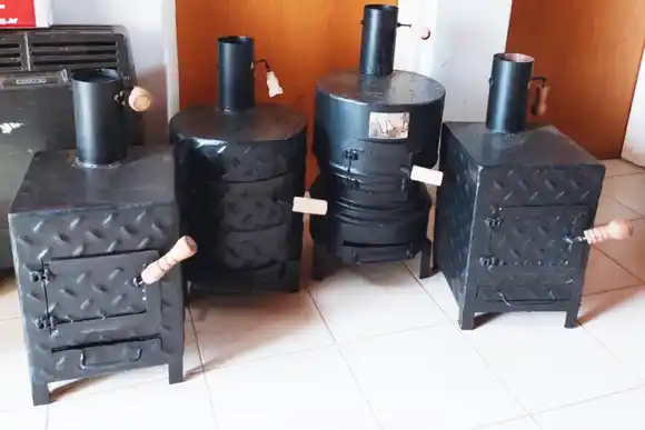 Alumnos de la escuela técnica fabricaron y donaron salamandras