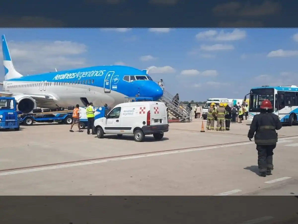 Un avión aterrizó de emergencia  en el aeropuerto de Córdoba