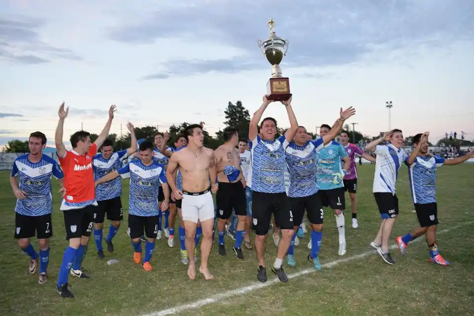 Viale F.B.C. campeón