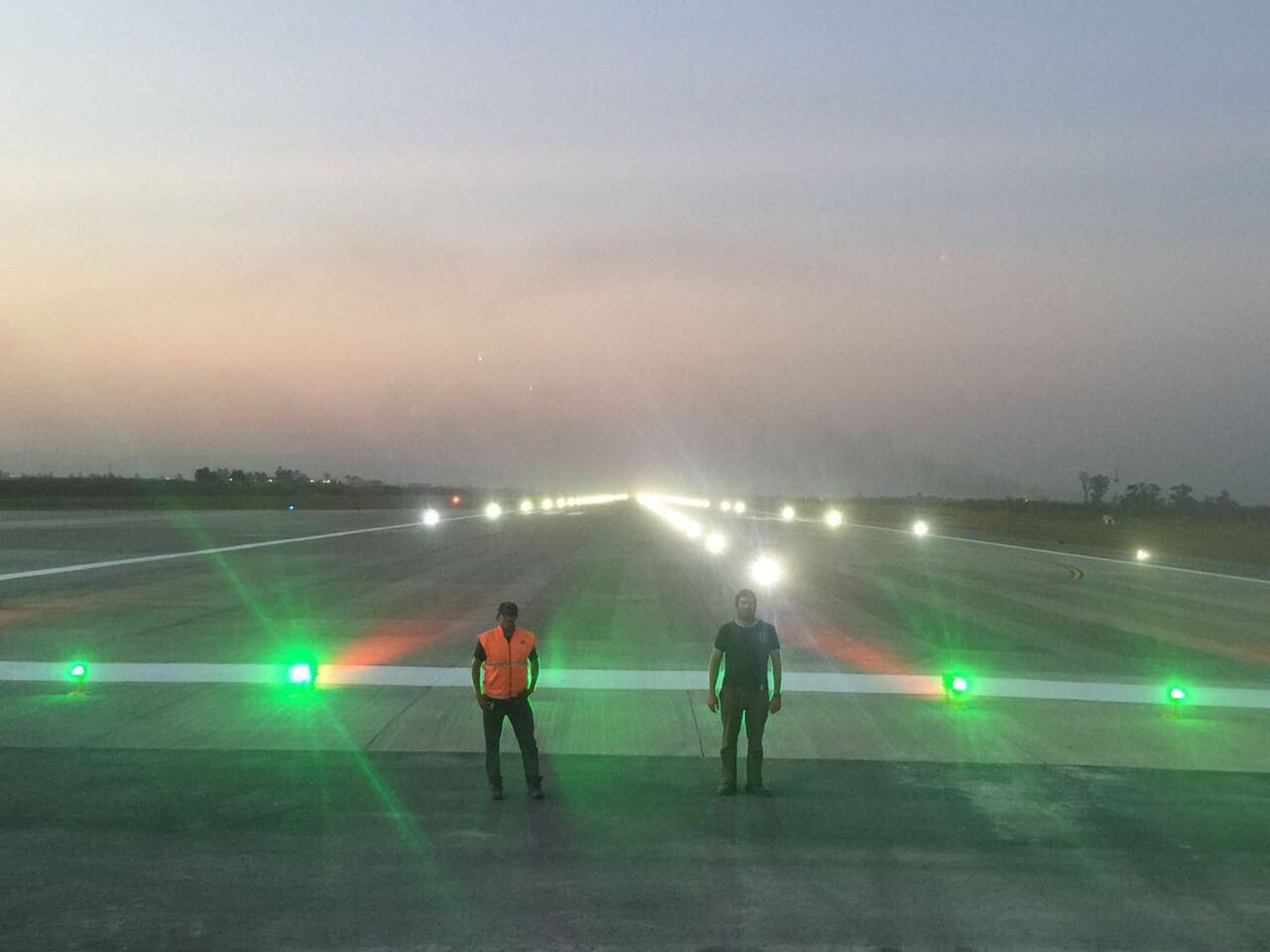 Probaron el balizamiento de la nueva pista del aeropuerto de Tucumán