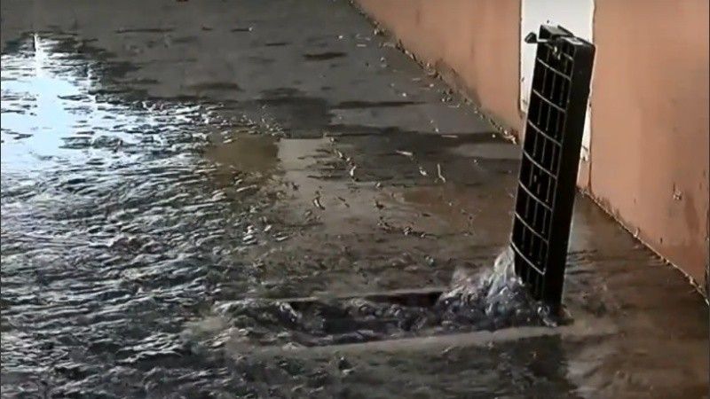 Rosario: dos detenidos por robar medidores de agua