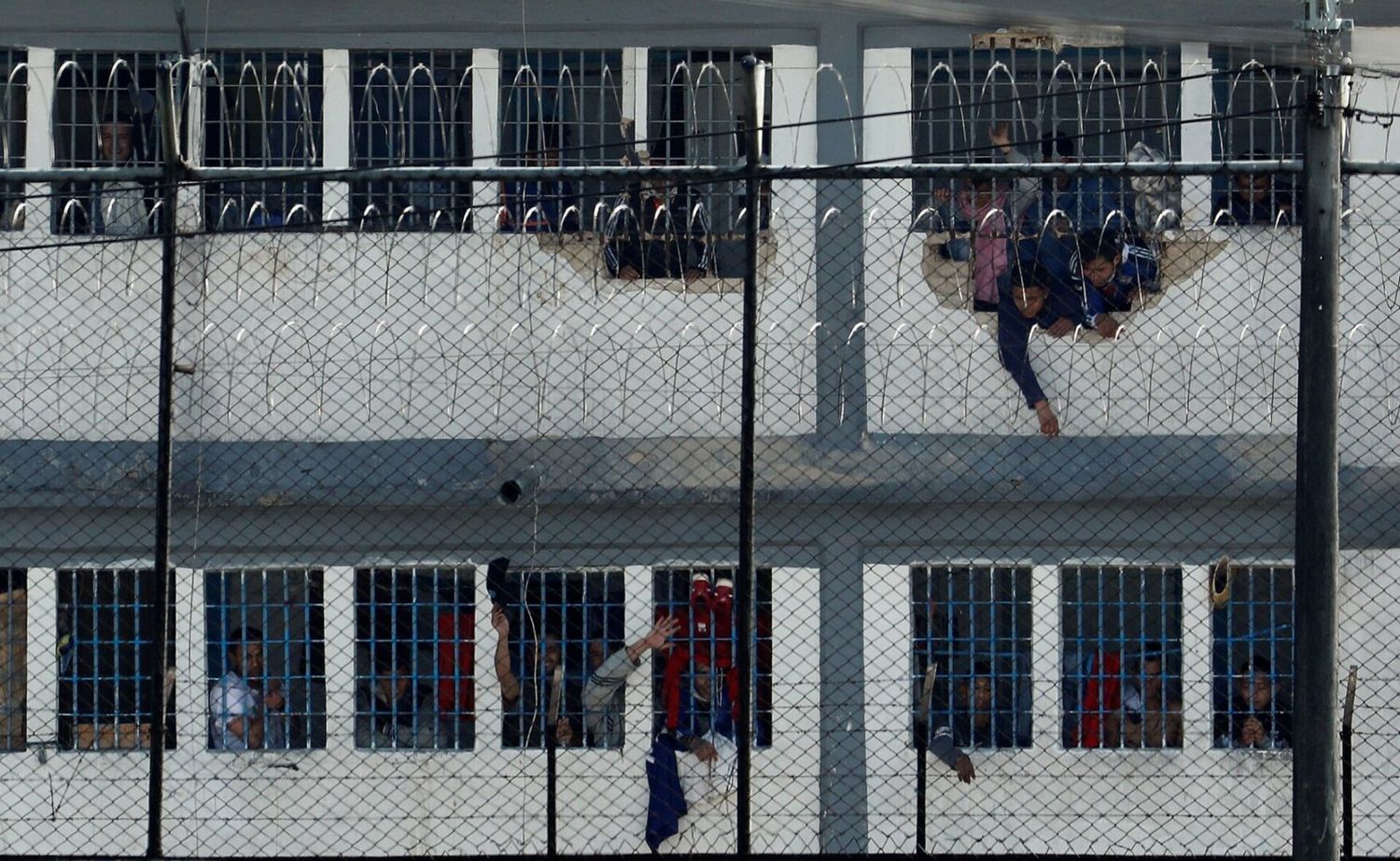 Tremendo MOTÍN en un centro de detención bogotano