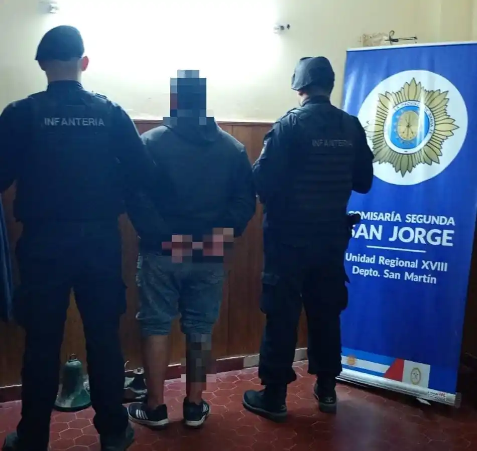 SAN JORGE: RECUPERARON UNA CAMIONETA SUSTRAÍDA EN EL TRÉBOL - 2