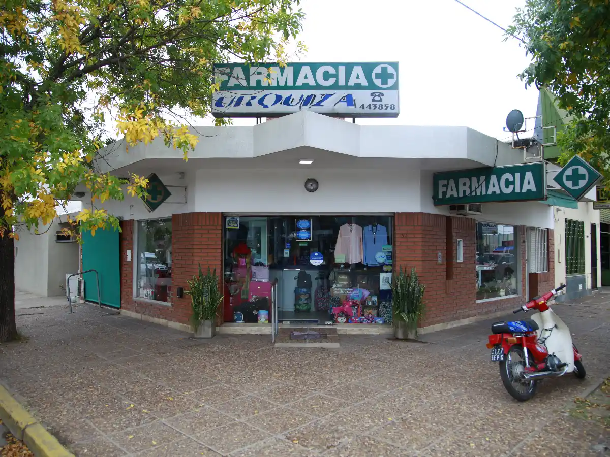 Detuvieron a un remisero por el romo a la farmacia Urquiza 