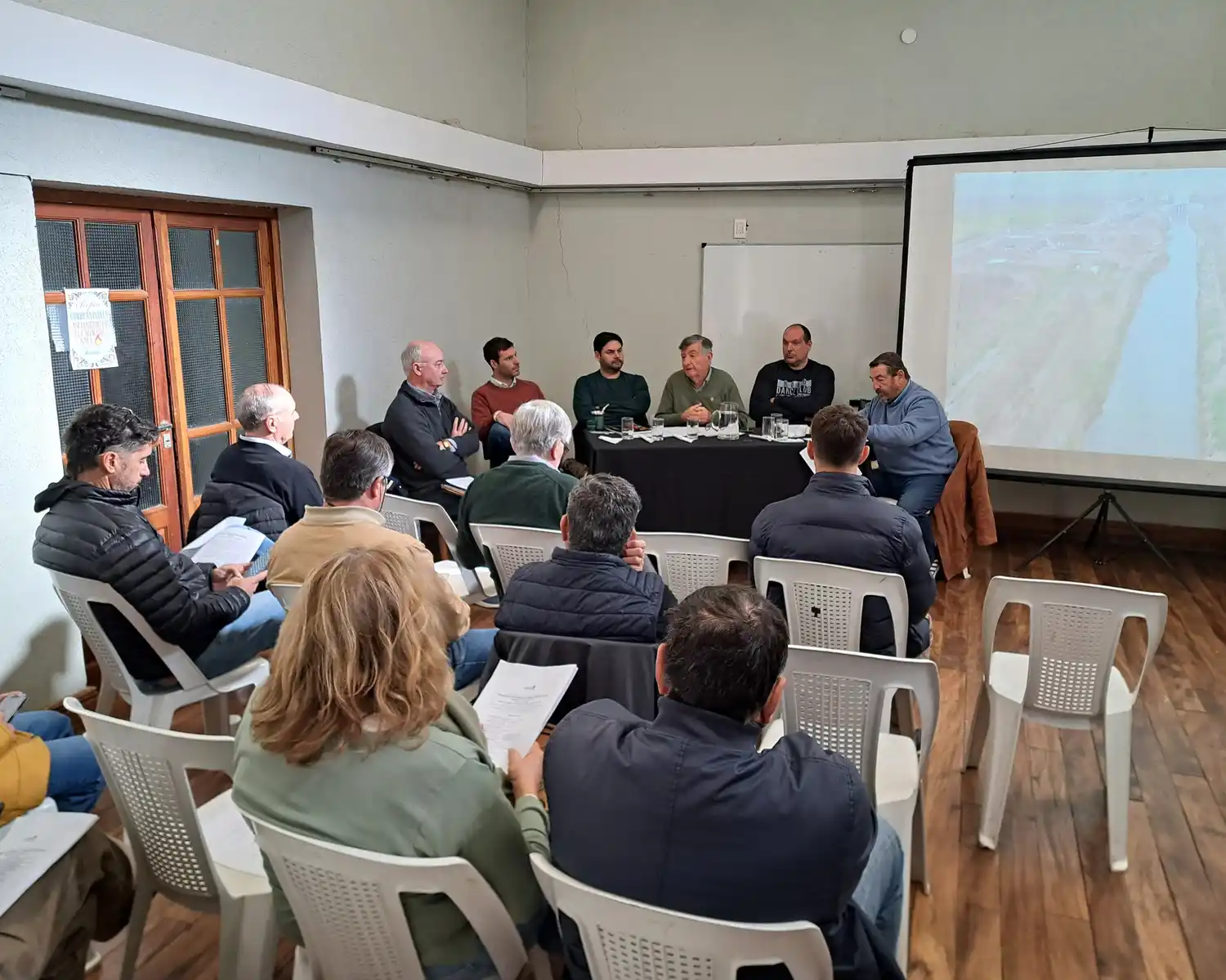 La reunión fue definida como "productiva" por los participantes.