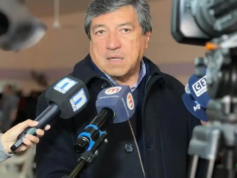 “Para implementar la IA en las escuelas hay 
que invertir y este gobierno sólo desfinancia”