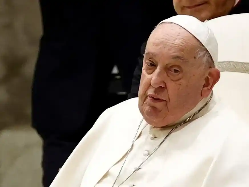 El Papa mejora levemente. Crédito: Ciro De Luca/Reuters