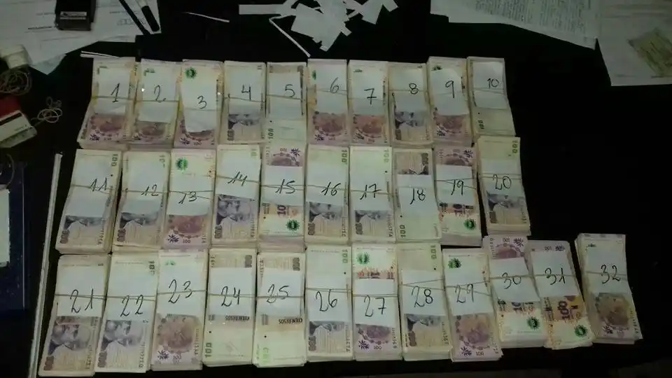 No pudieron acreditar la procedencia de los 320 mil pesos que transportaban