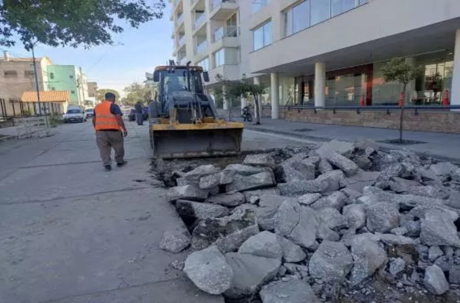 El Municipio realizó tareas de bacheo y reconstrucción de pavimentos en el Puerto