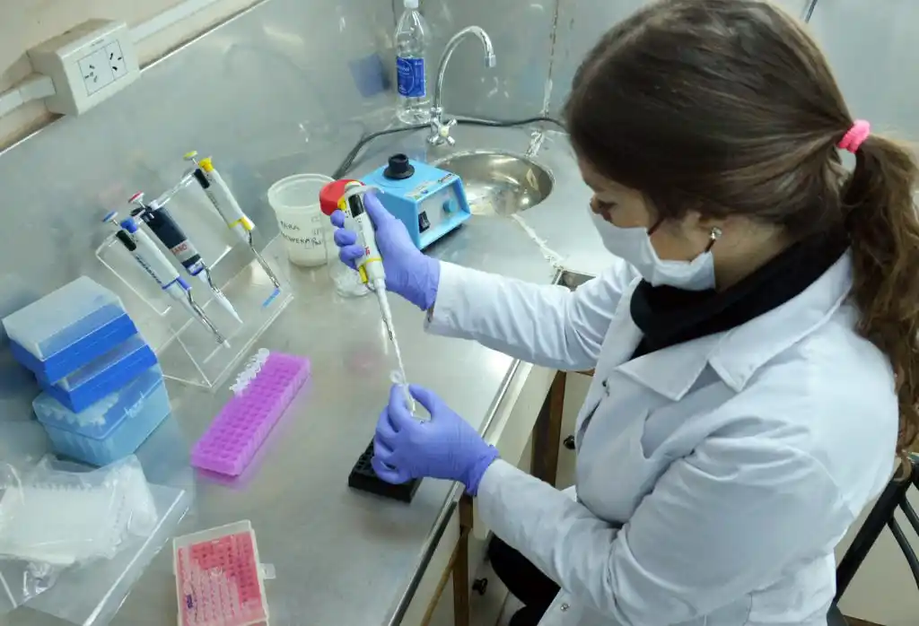 Un paciente y una instrumentadora de la Chacabuco son los dos nuevos casos de Covid-19
