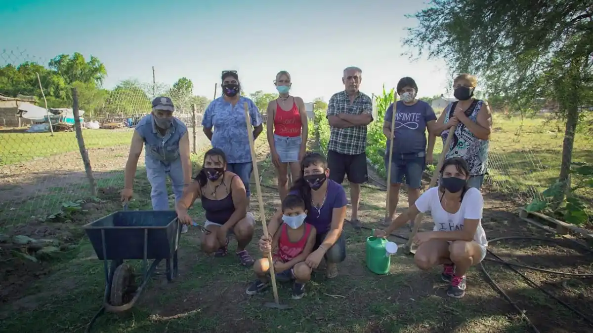 pemstrongLas familias del asentamiento sur encontraron en la huerta una herramienta para sus economías familiares /strong/em/p