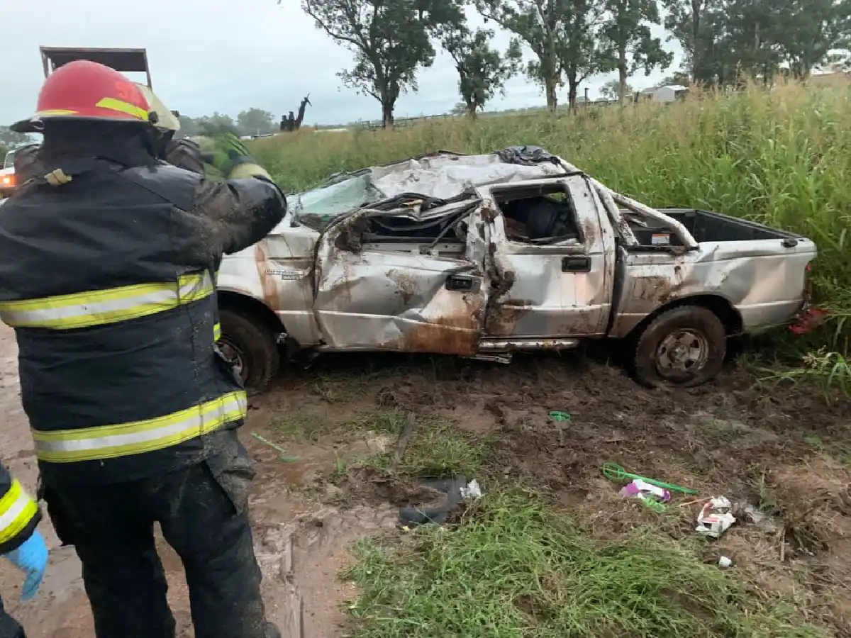 Un hombre de Brinkmann resultó lesionado al volcar su camioneta