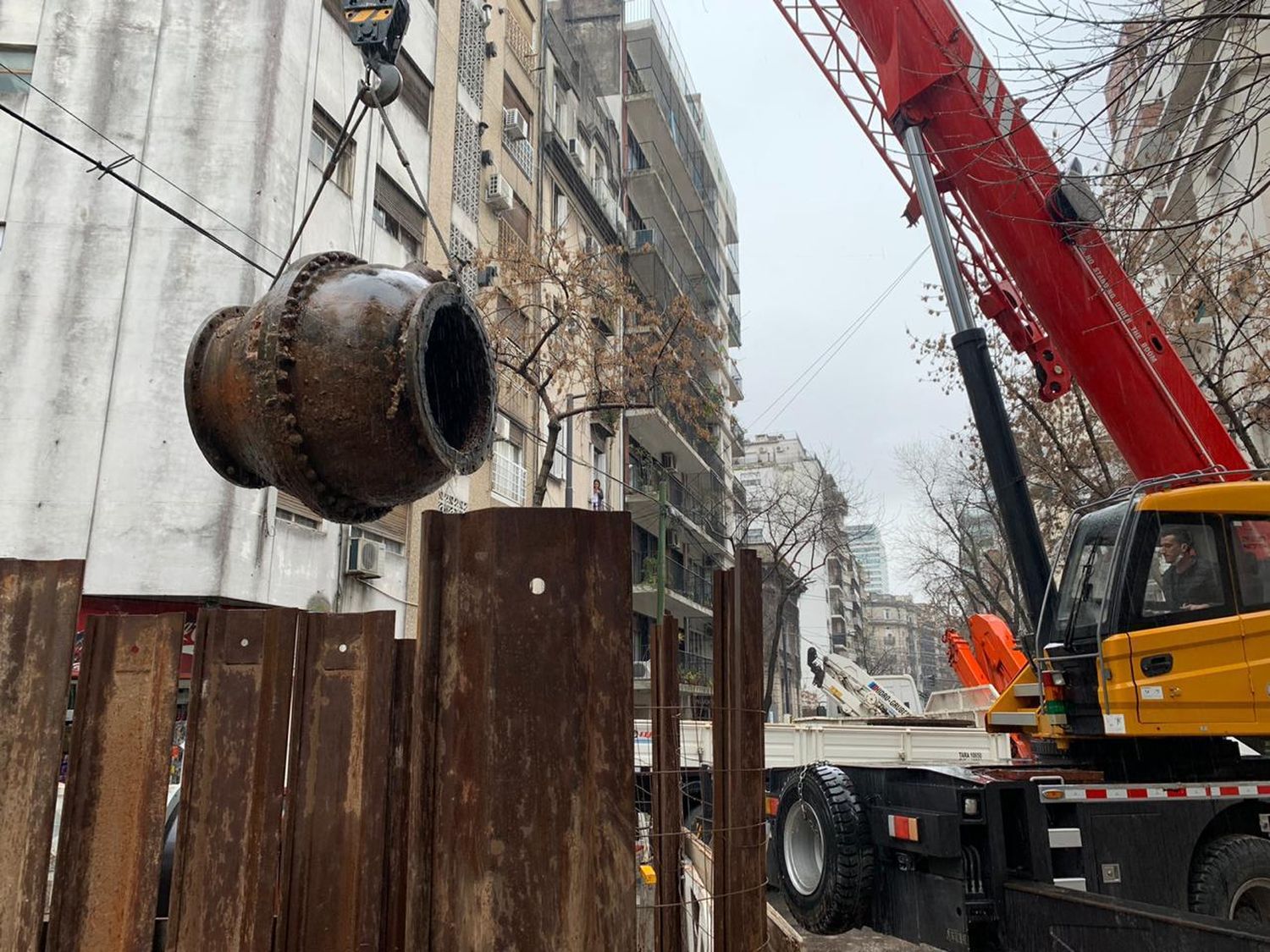 Operativo en cuarentena de Aysa: Finalizaron los trabajos de retiro de válvula en Charcas y Agüero en CABA