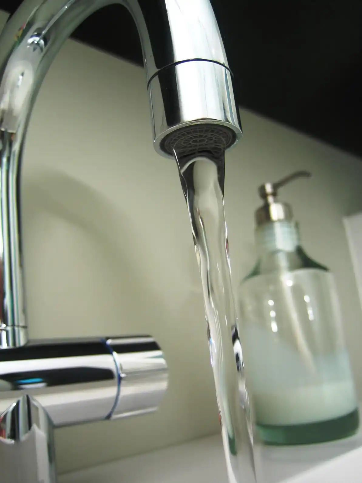 Baja presión de agua en barrio Santo Domingo