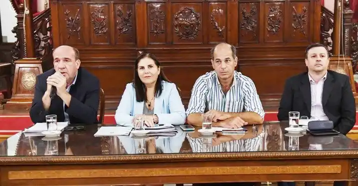 Diputado López elogia el apoyo de sus colegas para avanzar en el proyecto de Transición de Gobierno