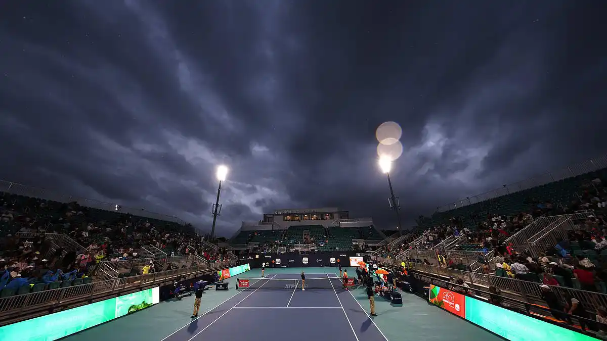 Sur de Florida bajo alerta por tornado que anuncia inundaciones repentinas