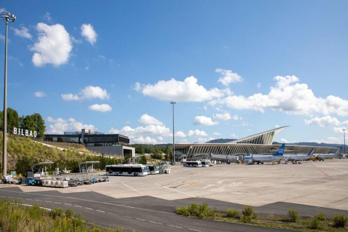 El Aeropuerto de Bilbao se prepara para el futuro: claves del nuevo Plan Director aprobado por Transporte