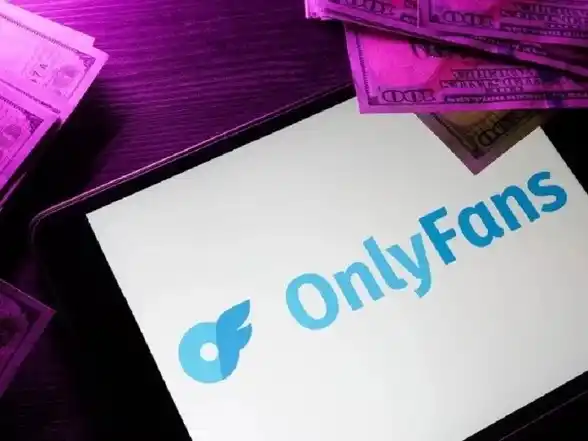 Denuncian a empleado municipal de Nogoyá por utilizar una ambulancia para filmar videos en una plataforma paga