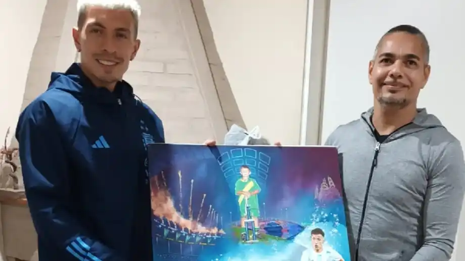 Regalo mundial: un artista de Cipolletti le hizo un cuadro a Lisandro Martínez, campeón en Qatar 2022