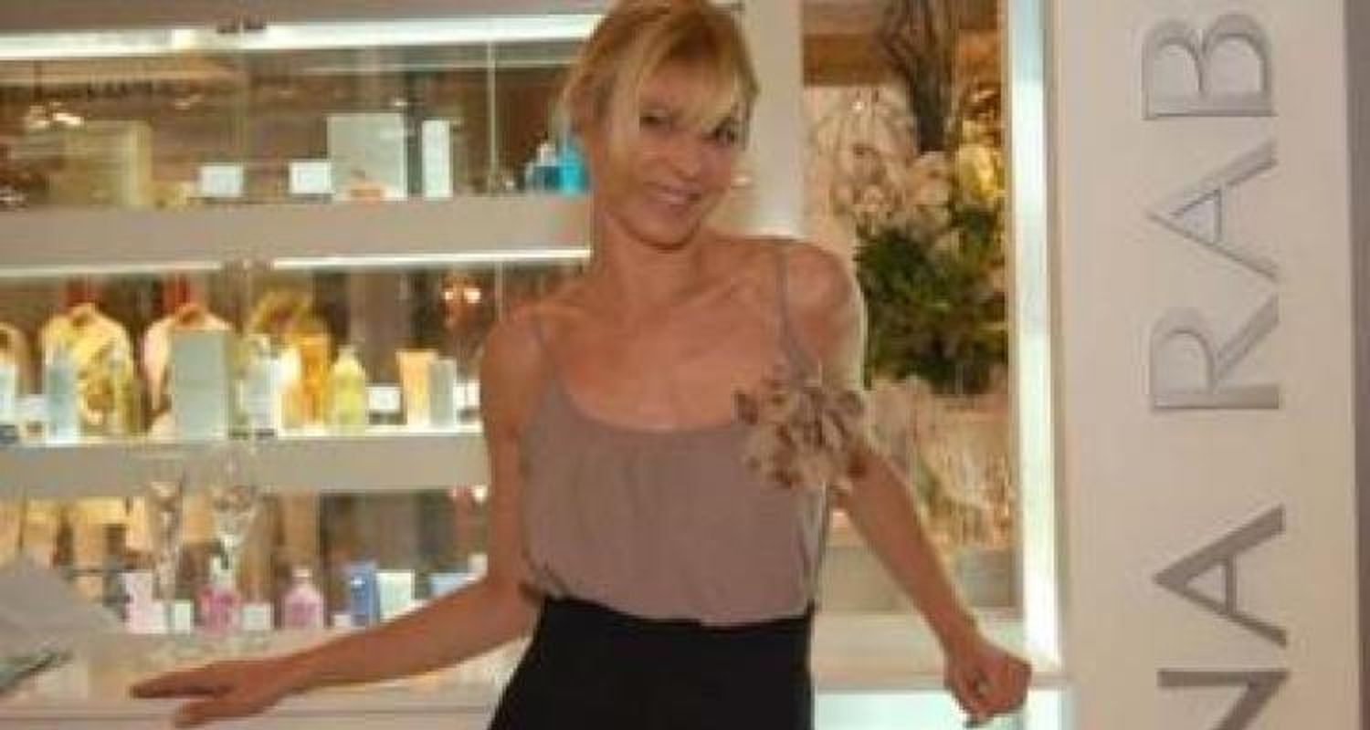 Karina Rabollini presenta su catálogo de venta directa