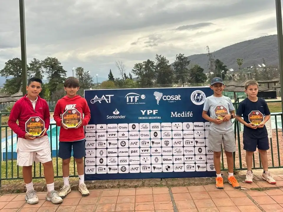 Tenistas venadenses en lo más alto del circuito nacional