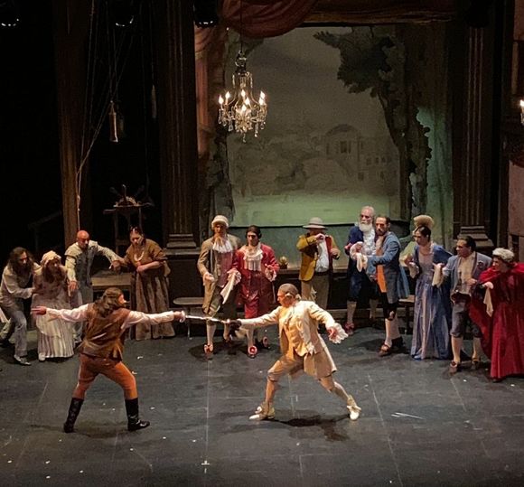 "Cyrano" continúa con sus exitosas presentaciones en el Teatro Tronador