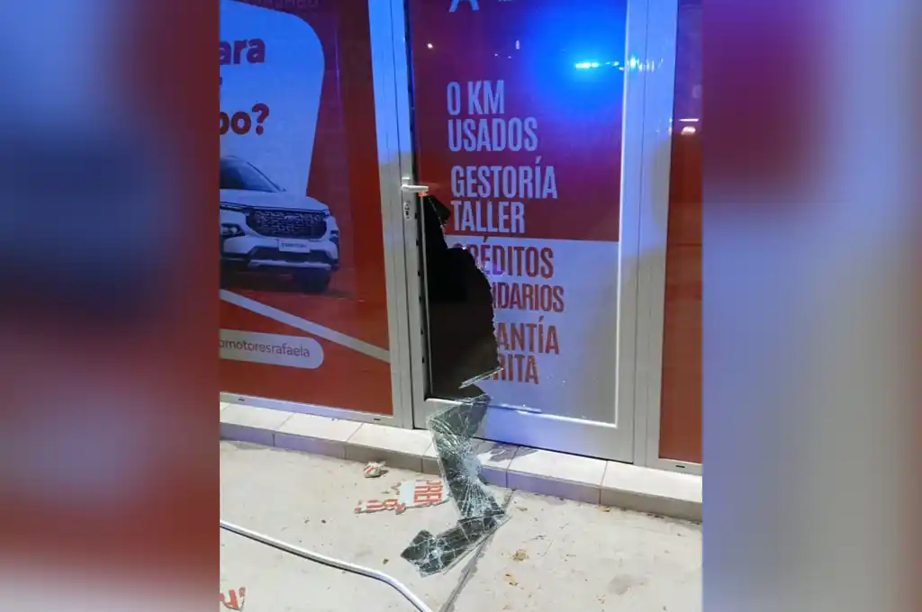 Rompieron la puerta a patadas y robaron en una concesionaria de Rafaela en la madrugada
