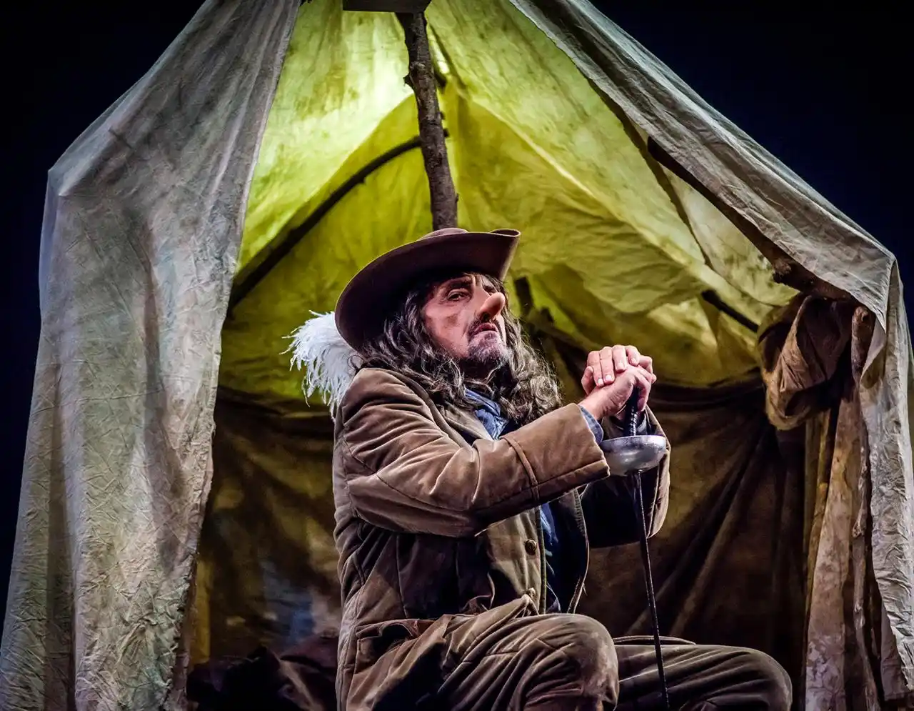 "Cyrano" es una obra clásica que habla sobre el amor y las apariencias.