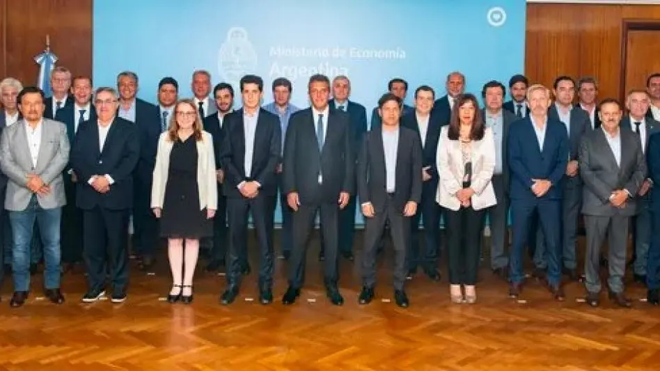 Sergio Massa se reunió con gobernadores de todos los espacios y les garantizó el pago de sueldos y aguinaldos