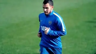 Alfaro se enojó con los delanteros de Boca por la falta de puntería en la práctica