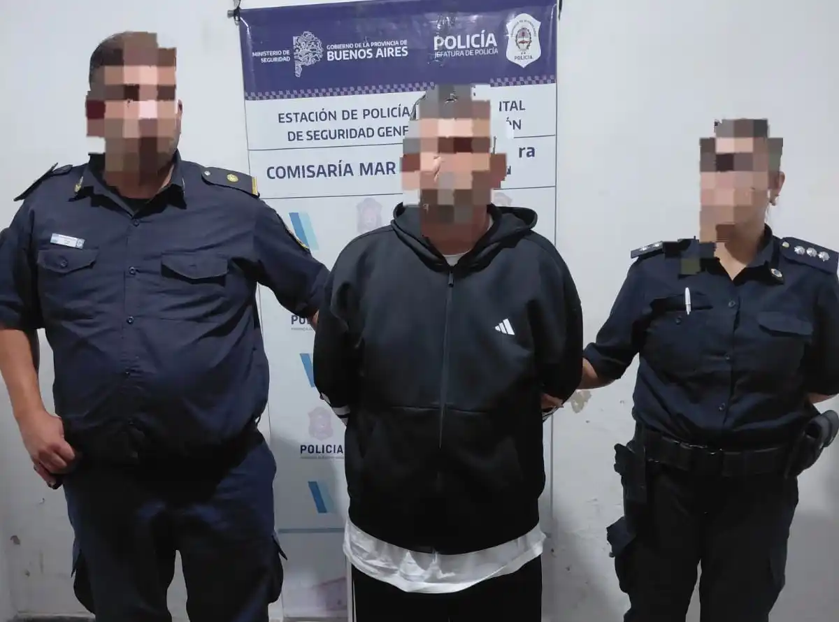 El humorista realiza temporada en Mar del Plata con su espectáculo de chistes.